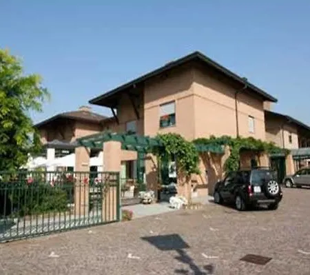 Da Mariuccia 3* Robecchetto con Induno