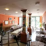 达玛鲁西亚酒店 3* 罗本切图坎因多诺