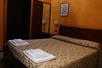 Da Mariuccia Hotel Robecchetto con Induno